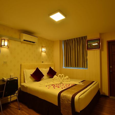Family Treasure Yangon Hotel Exterior photo