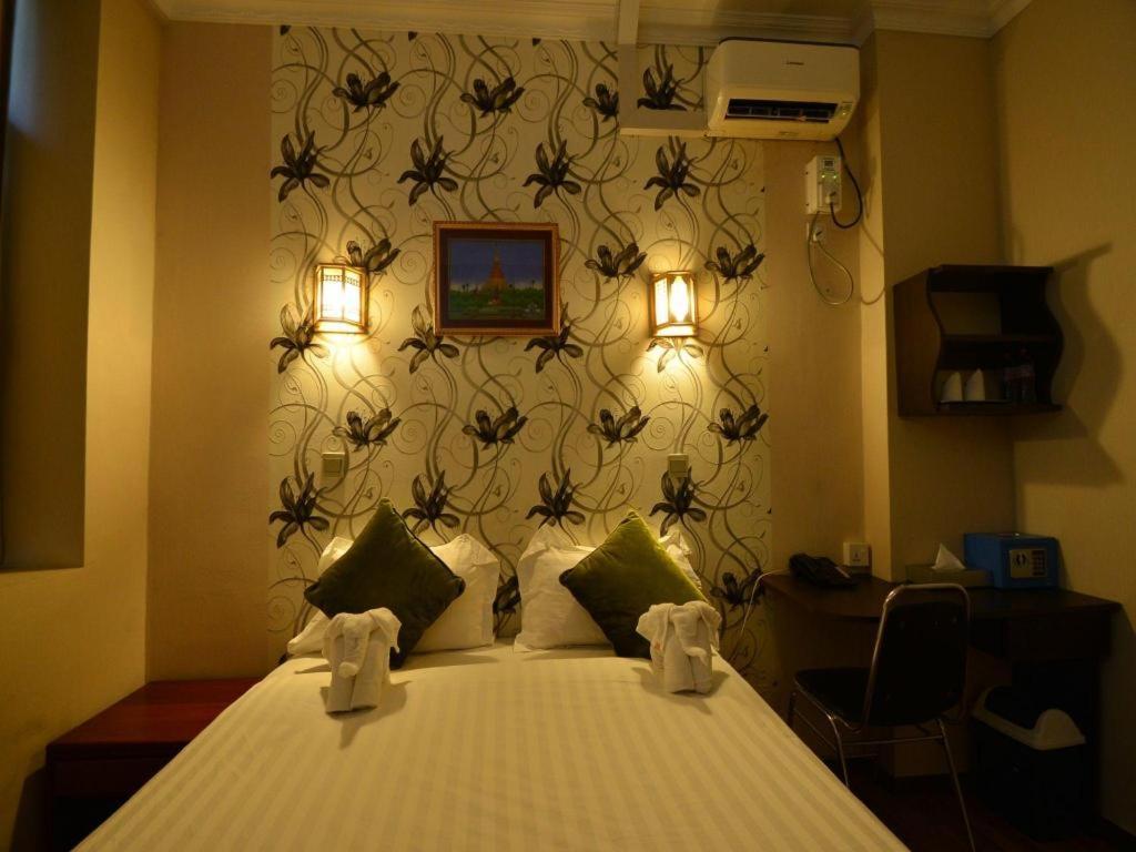 Family Treasure Yangon Hotel Exterior photo
