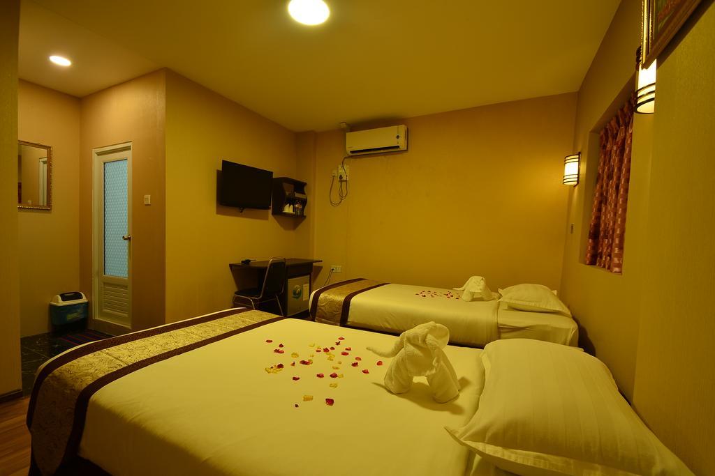 Family Treasure Yangon Hotel Exterior photo