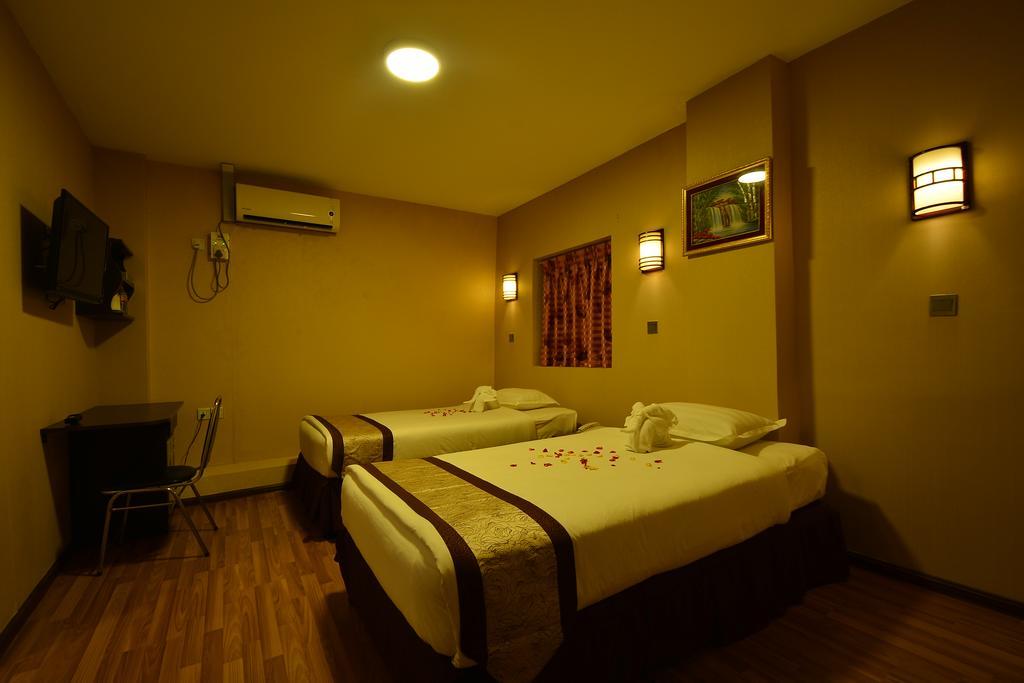 Family Treasure Yangon Hotel Exterior photo