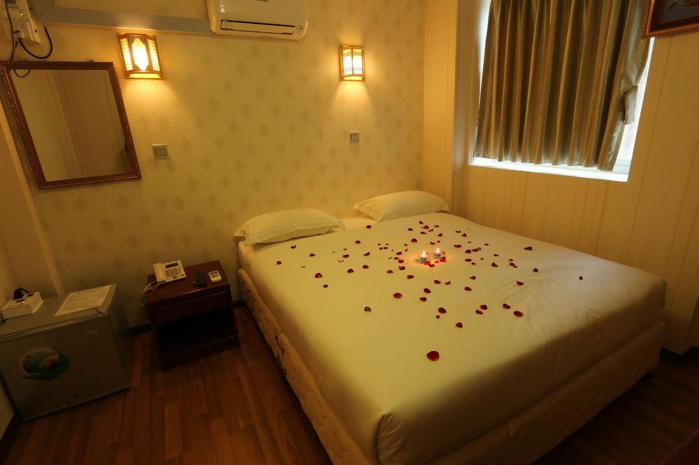 Family Treasure Yangon Hotel Exterior photo